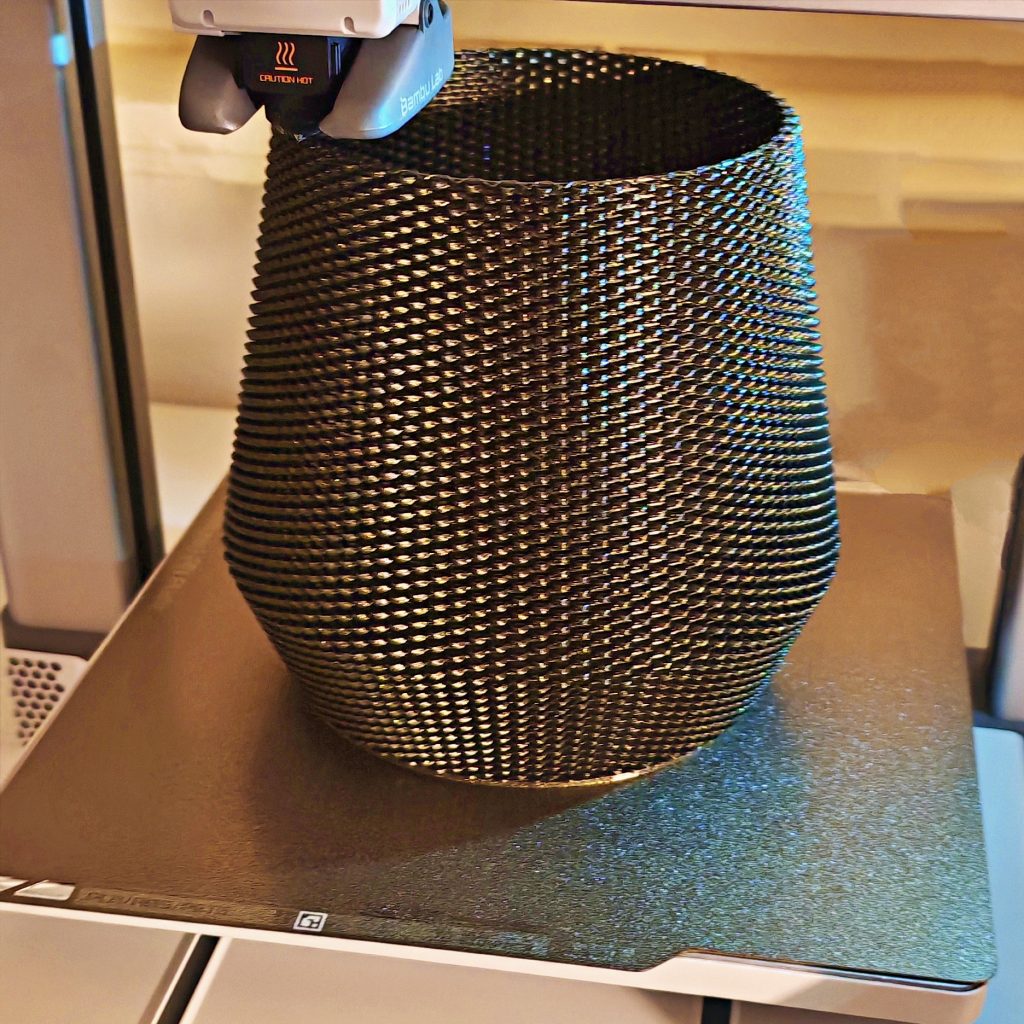 3D printer printa vazu